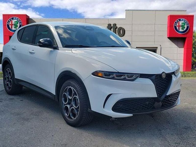 2025 Alfa Romeo Tonale photo 3