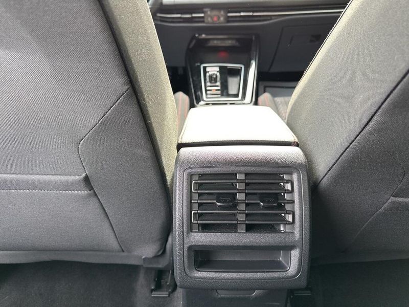 2024 Volkswagen Golf GTI 2.0T SImage 21