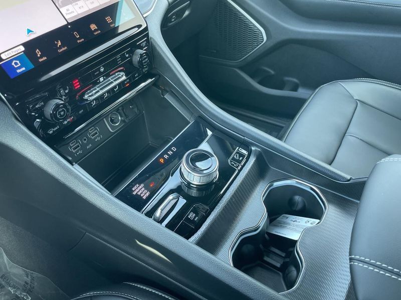 2024 Jeep Cherokee Limited 4xe photo 15