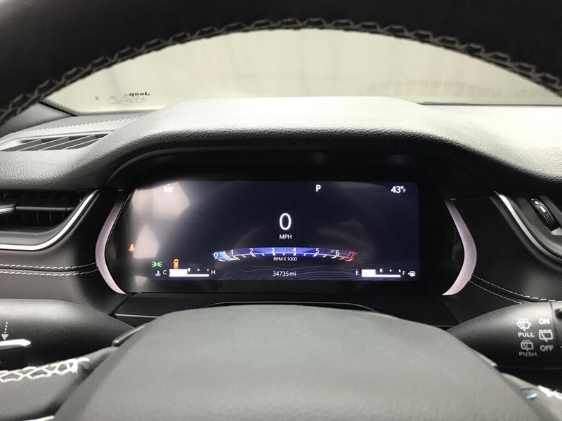 Used 2023 Jeep Grand Cherokee L AltitudeImage 10