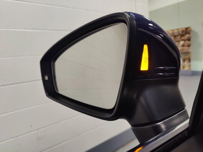 Used 2024 Volkswagen Tiguan AWD SEL R-Line w/Sunroof/NavImage 12