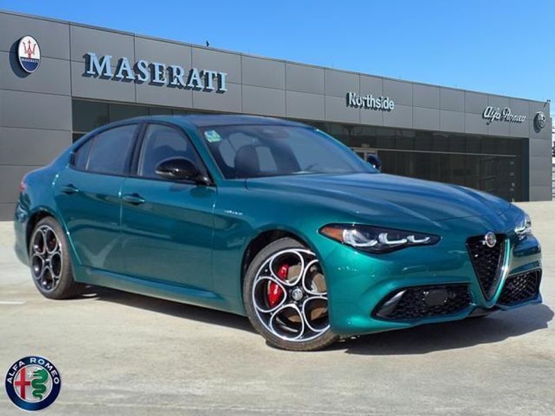 2025 Alfa Romeo Giulia Image 1