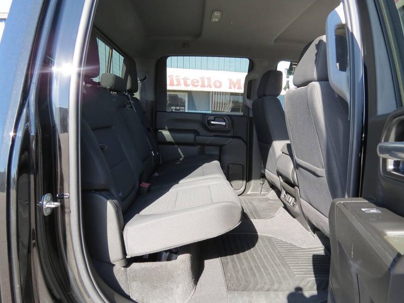 Used 2022 Chevrolet Silverado 2500HD LT 4x4 4dr Crew Cab SBImage 26