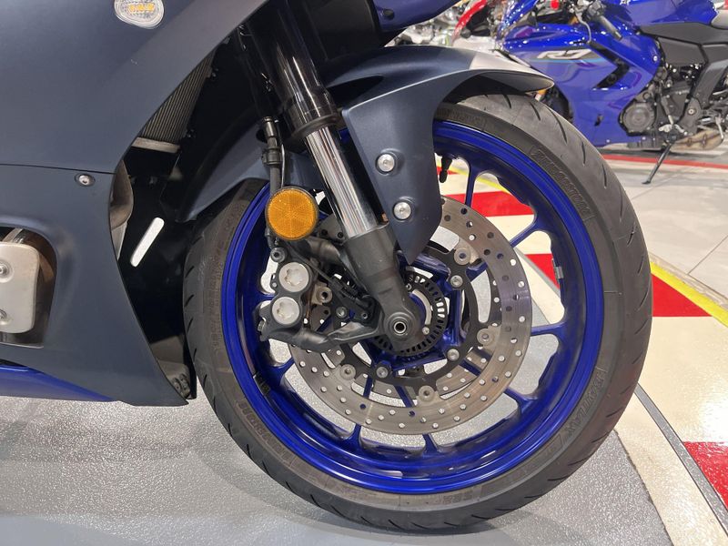 Used 2023 Yamaha YZF-R7 CA Image 30