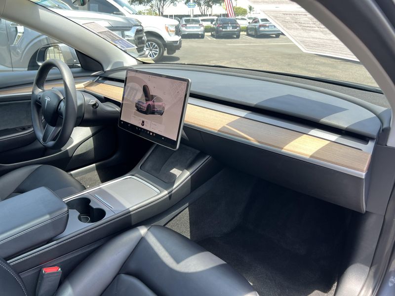 Used 2023 Tesla Model 3 PerformanceImage 26