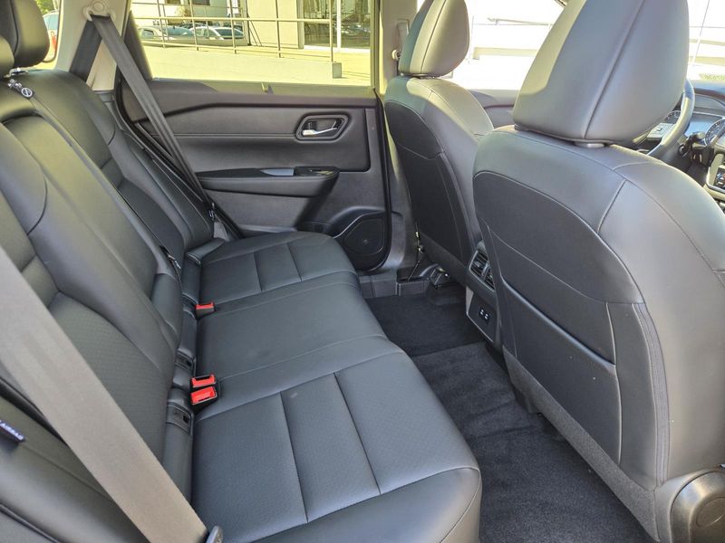 Used 2024 Nissan Rogue FWD SV
