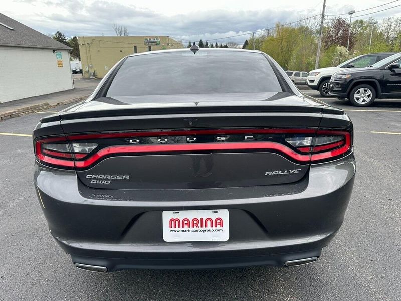 2016 Dodge Charger SXTImage 15