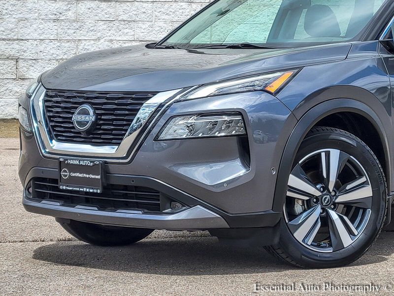 2022 Nissan Rogue SL photo 2