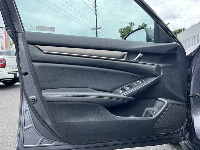 2019 Honda Accord 4d LX 1.5LImage 9