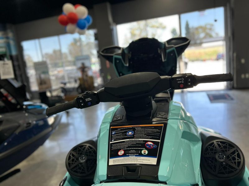 New 2025 Yamaha VX LIMITED HO Image 15