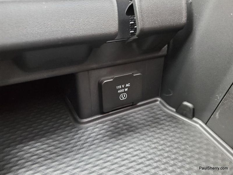 New 2026 RAM 1500 Laramie Crew Cab 4x4 5'7' Box