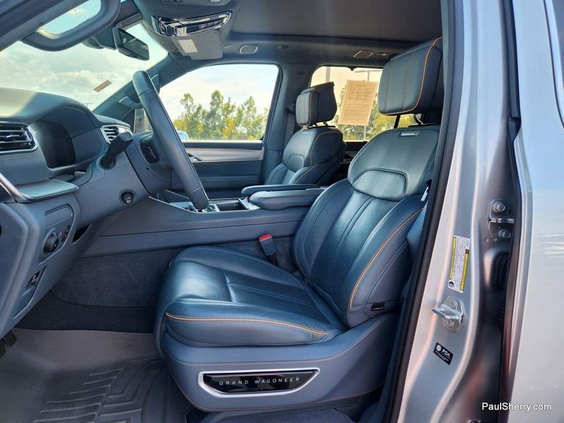 2023 Jeep Grand Wagoneer L II photo 28