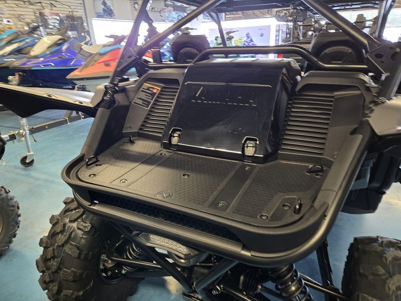 2025 Yamaha YXZ1000R EPS SS XTR MATTE GREY AND METALLIC BLACK Image 9