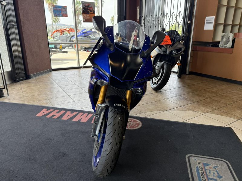 Used 2018 Yamaha YZF-R1 Image 11