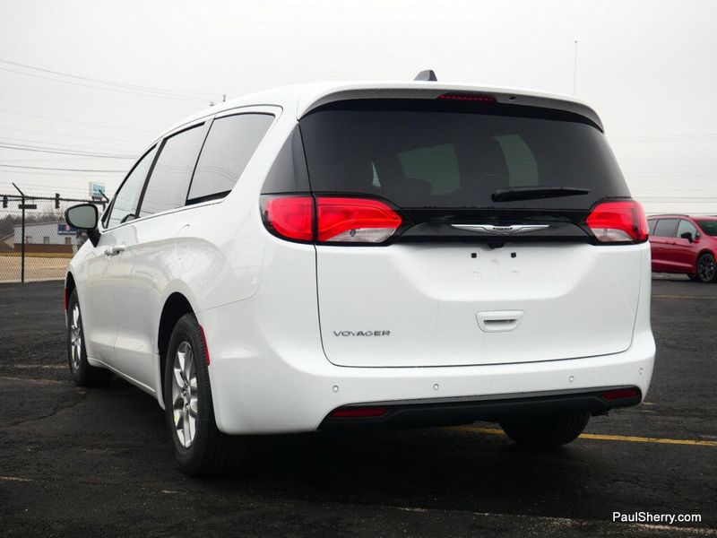 New 2026 Chrysler Voyager Lx