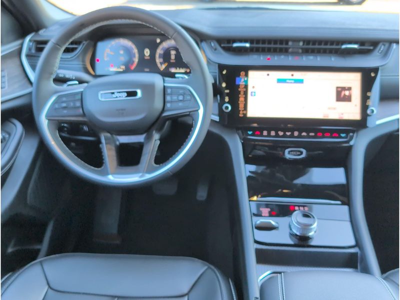 New 2027 Jeep Grand Cherokee Limited 4x4Image 32
