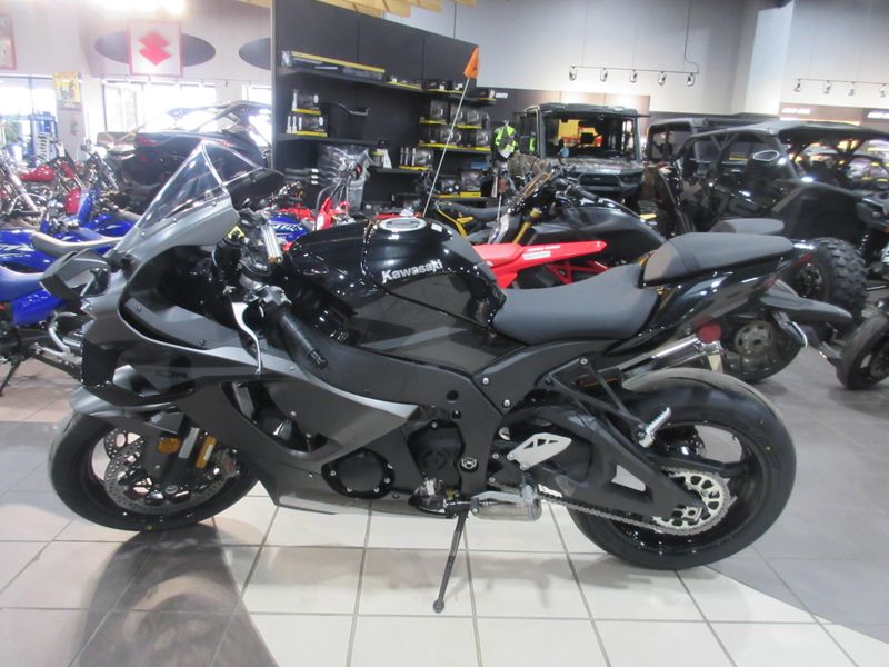 NEW 2026 KAWASAKI NINJA ZX-10R Image 4