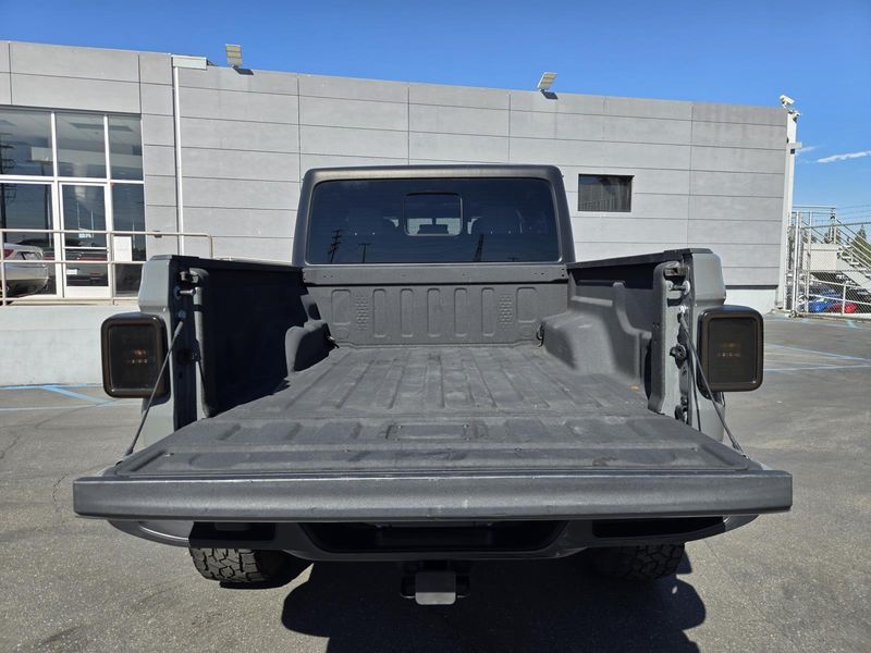 Used 2022 Jeep Gladiator Overland 4x4