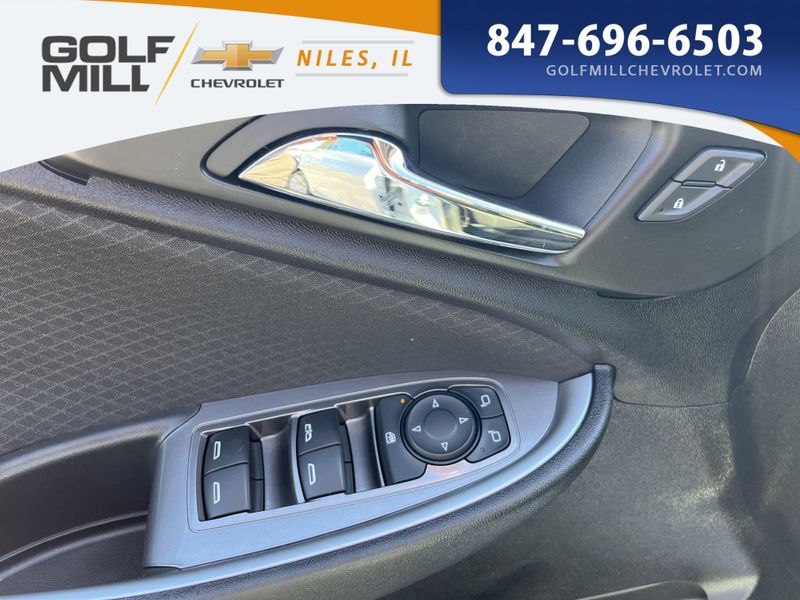 2024 Chevrolet Malibu 1LT photo 12