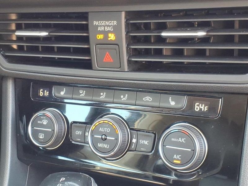 2024 Volkswagen Jetta SE photo 5