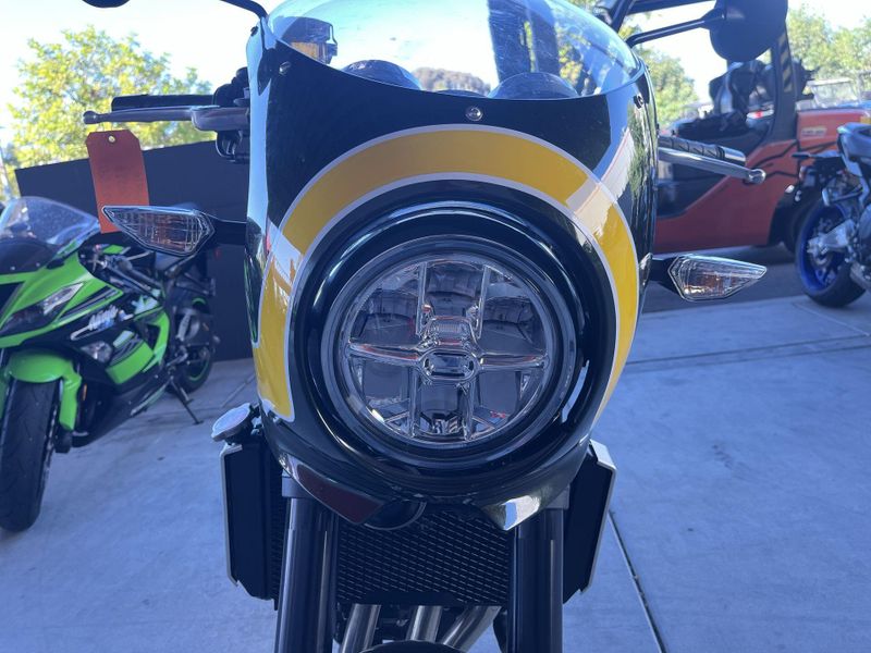 Used 2021 Kawasaki Z900RS ABS Image 17