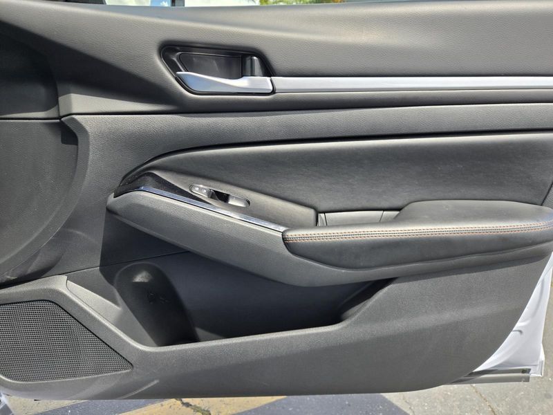 Used 2025 Nissan Altima SR FWD