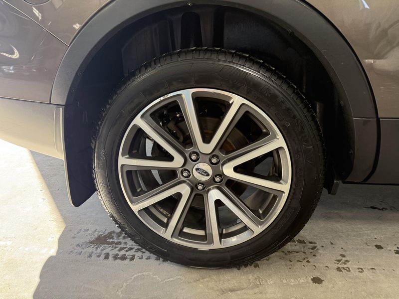 Used 2015 Ford Explorer XLTImage 7