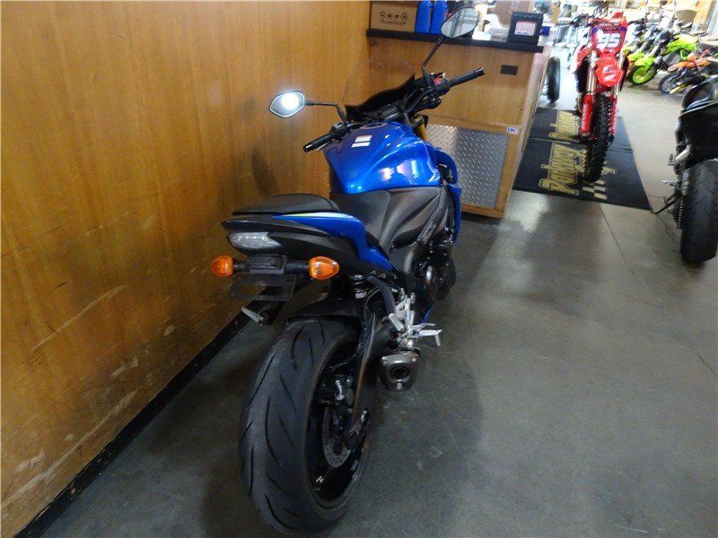 2016 Suzuki GSX-SImage 2