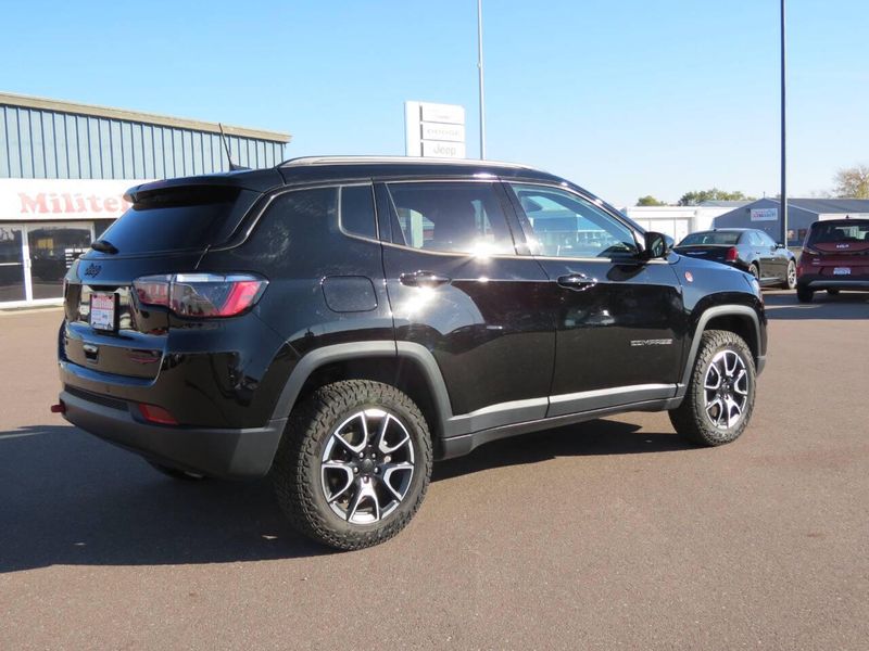 Used 2024 Jeep Compass Trailhawk 4x4 4dr SUVImage 2