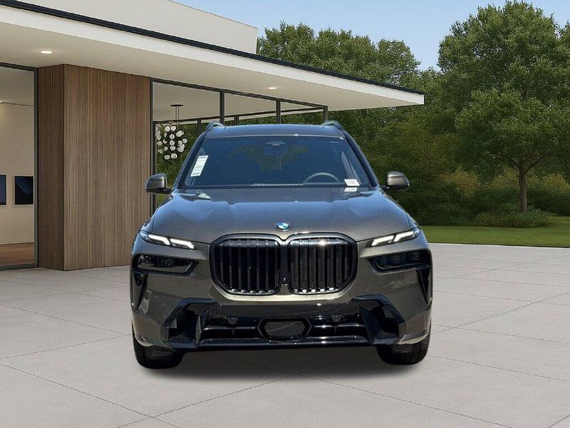New 2027 BMW X7 xDrive40iImage 4