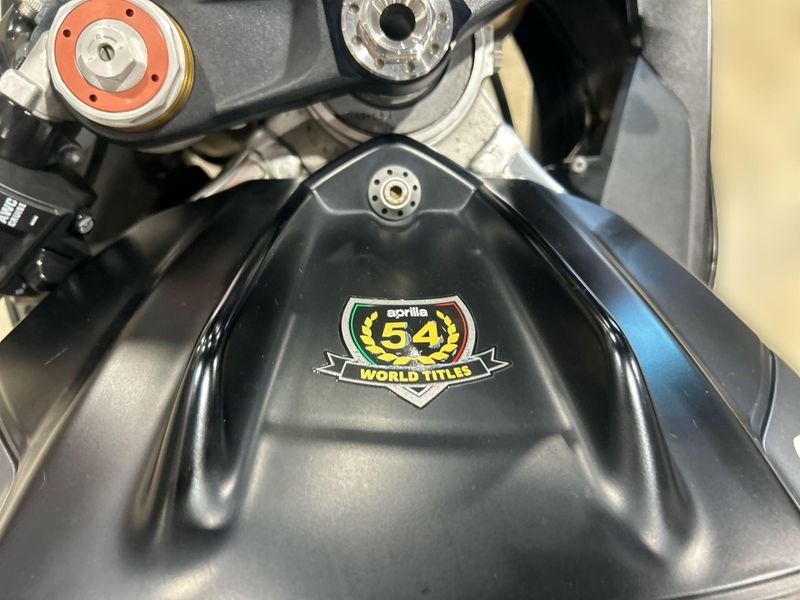 Used 2018 Aprilia RSV4 RF Image 21