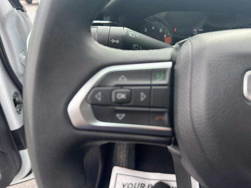 2024 Jeep Compass Latitude photo 5