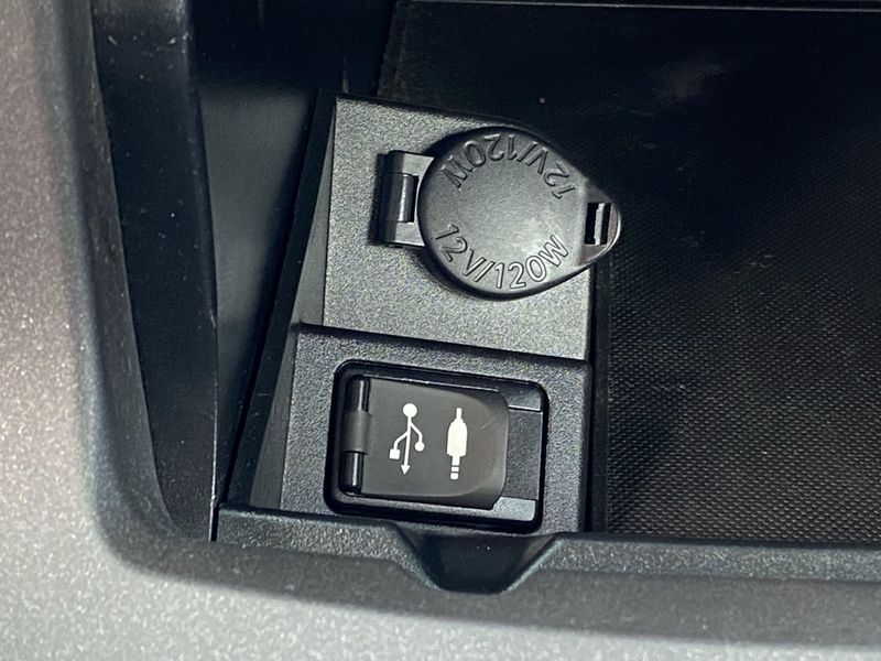 2016 Toyota Camry SEImage 23