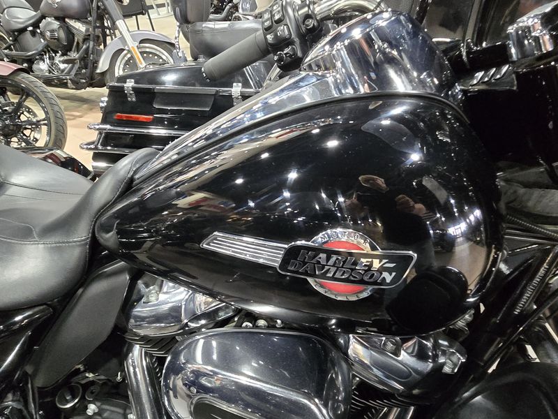 USED 2023 HARLEY ELECTRA GLIDE ULTRA LIMITED Image 4