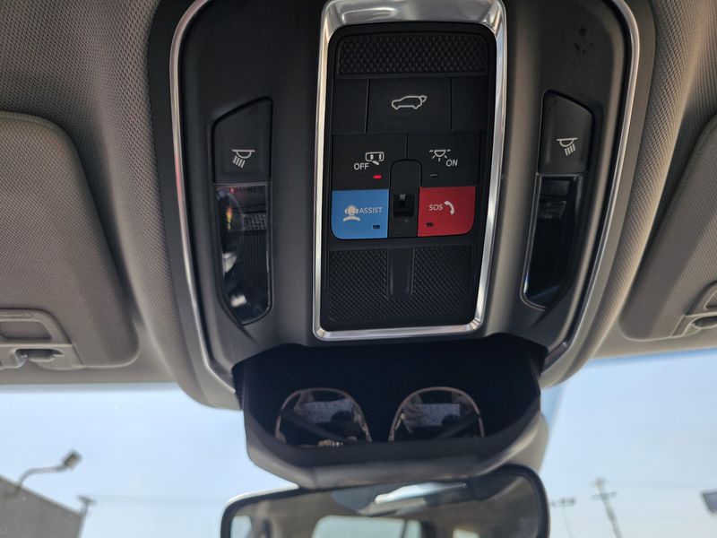 Used 2022 Jeep Grand Cherokee L LimitedImage 33