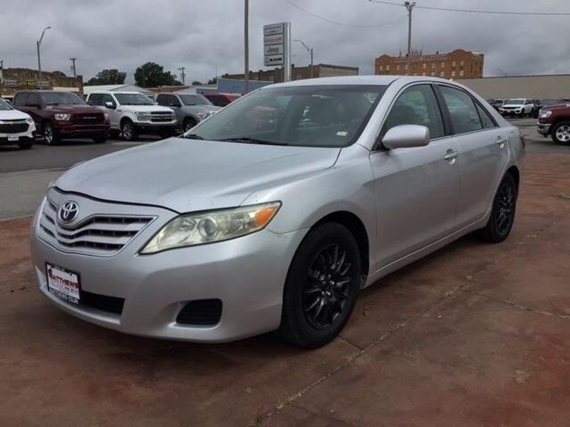 2011 Toyota Camry LEImage 1