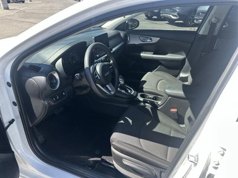 Used 2023 Kia Forte LXSImage 9