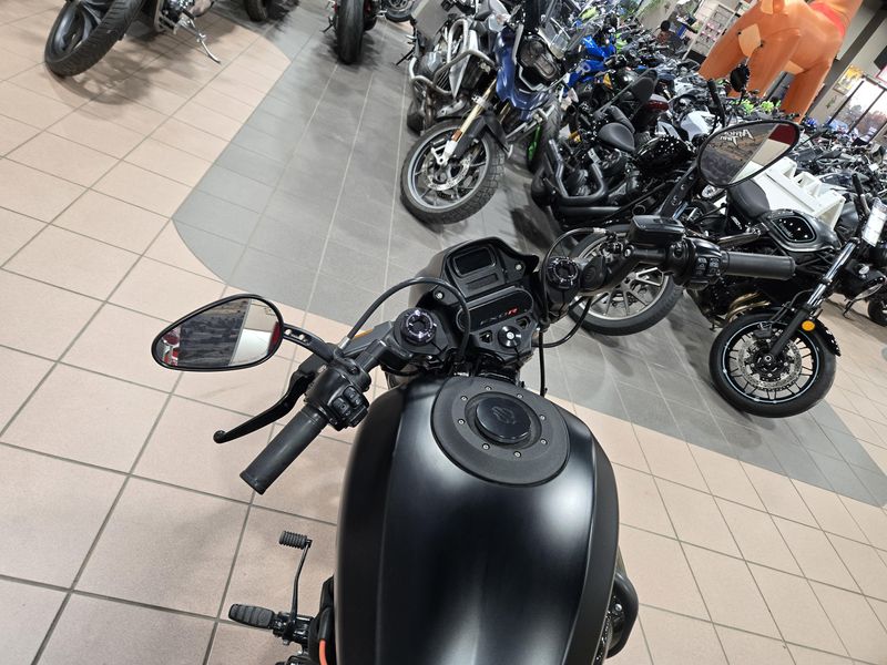 USED 2019 HARLEY SOFTAIL FXDR 114 Image 16