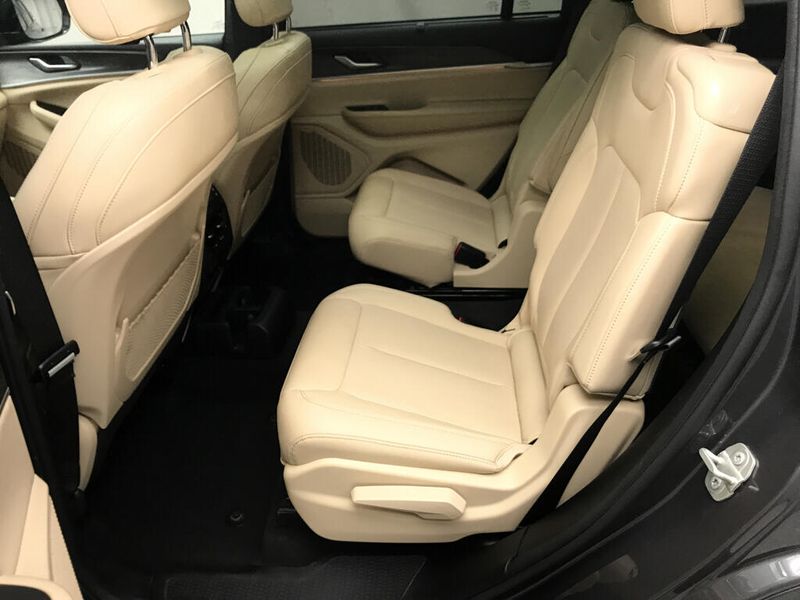 Used 2023 Jeep Grand Cherokee L LimitedImage 14