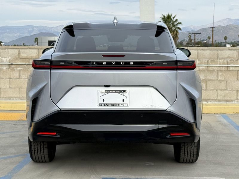 New 2026 Lexus RZ 350eImage 10