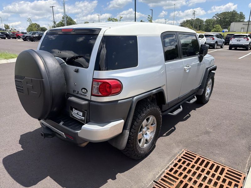 Used 2007 Toyota FJ Cruiser Image 12