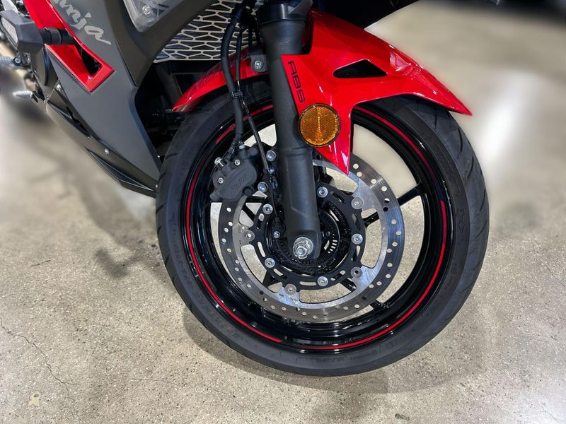 2024 Kawasaki NINJA 500 KRT SE ABS Image 14