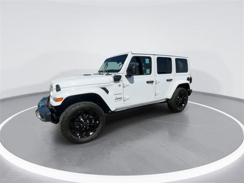 2024 Jeep Wrangler Sahara 4xe photo 4