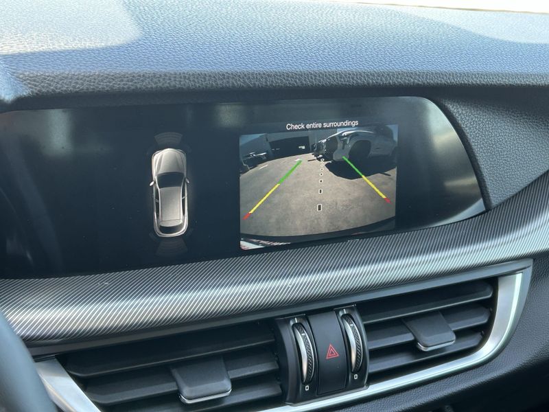 2019 Alfa Romeo Stelvio Image 23
