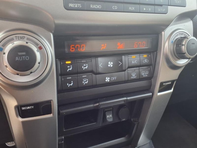 2011 Toyota 4Runner LimitedImage 26