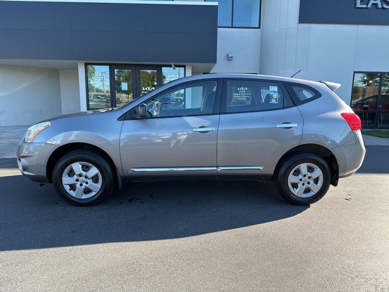 2012 Nissan Rogue S photo 2