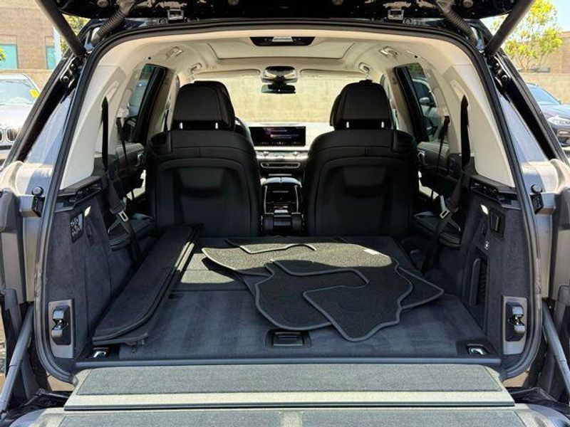 Used 2024 BMW X7 xDrive40iImage 16