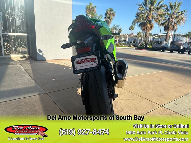 2024 Kawasaki ZX1002TRFNL-GN1  in a LIME GREEN/EBONY exterior color. Del Amo Motorsports of South Bay (619) 547-1937 delamomotorsports.com 