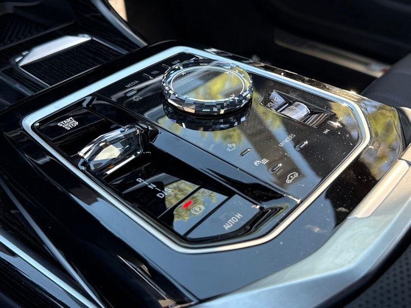 New 2026 BMW 7 Series 750e xDriveImage 21