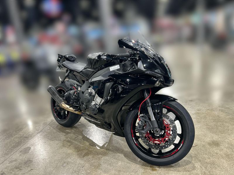 Used 2015 Yamaha YZF-R1 Image 9